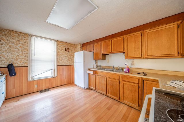 810 S Harrison Street, Alexandria, IN 46001