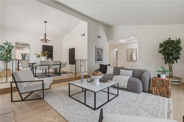 9521 Yolanda, Northridge, CA 91324
