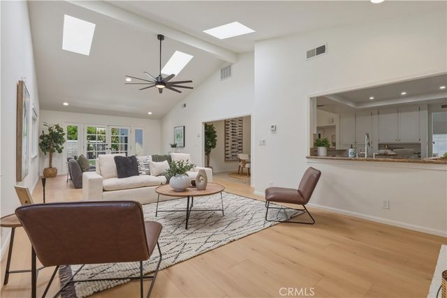 9521 Yolanda, Northridge, CA 91324