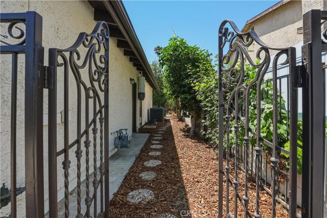 9521 Yolanda, Northridge, CA 91324