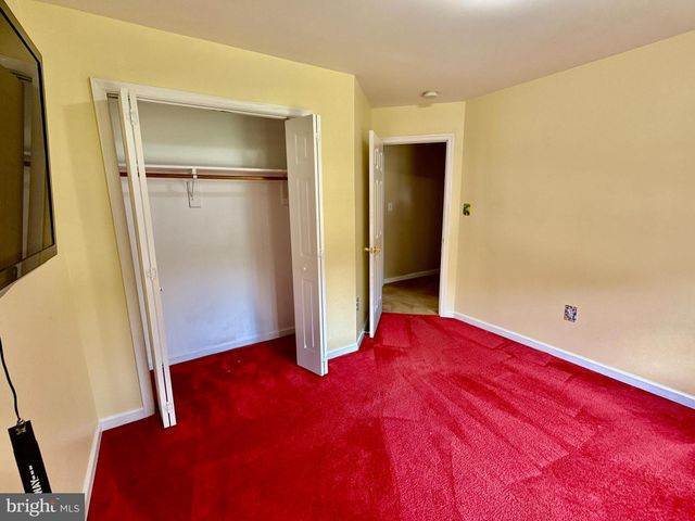 2 JULIE LN, Fredericksburg, VA 22405