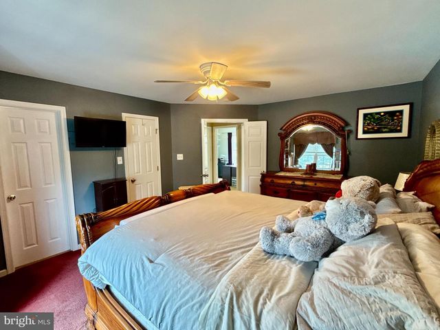 2 JULIE LN, Fredericksburg, VA 22405