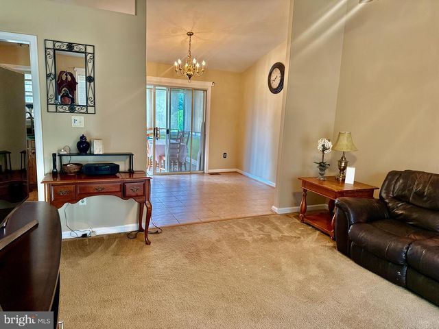 2 JULIE LN, Fredericksburg, VA 22405