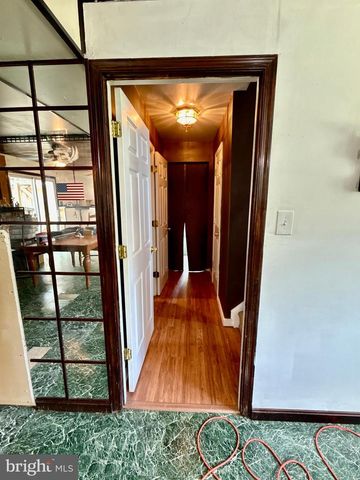 2 JULIE LN, Fredericksburg, VA 22405