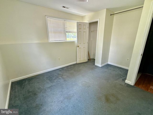 2 JULIE LN, Fredericksburg, VA 22405