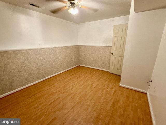 2 JULIE LN, Fredericksburg, VA 22405