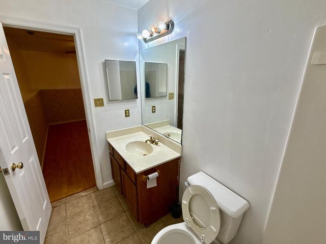 2 JULIE LN, Fredericksburg, VA 22405