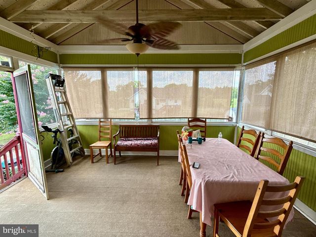 2 JULIE LN, Fredericksburg, VA 22405