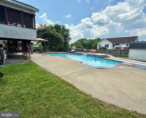 2 JULIE LN, Fredericksburg, VA 22405