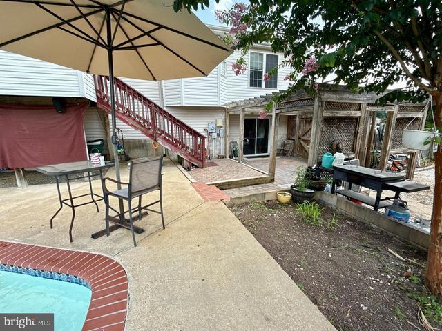 2 JULIE LN, Fredericksburg, VA 22405