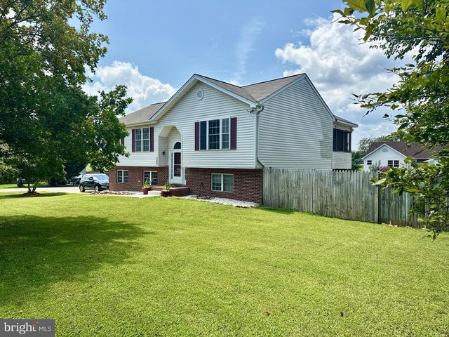 2 JULIE LN, Fredericksburg, VA 22405