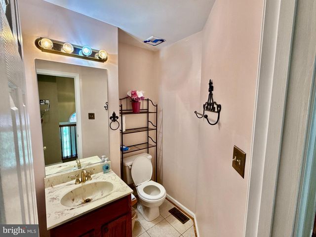 2 JULIE LN, Fredericksburg, VA 22405