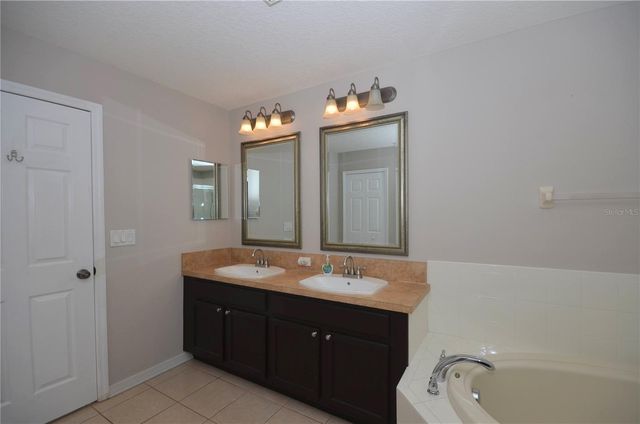 1625 EMERALD HILL WAY, Valrico, FL 33594