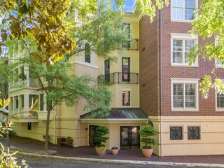 2701 Glenwood Gardens Lane 204, Raleigh, NC 27608