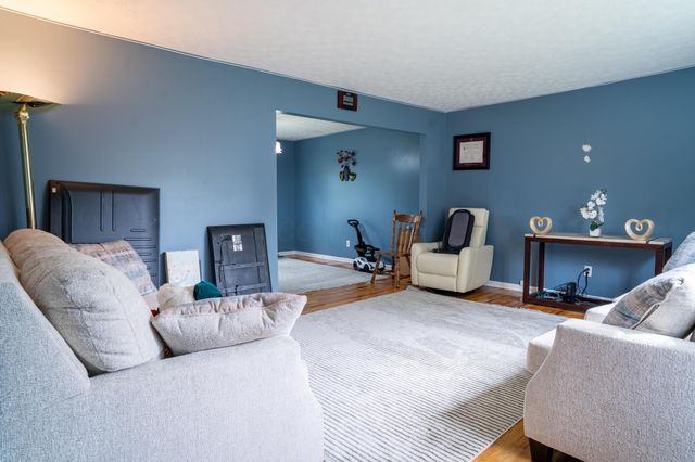 6272 Skywae Drive, Columbus, OH 43229