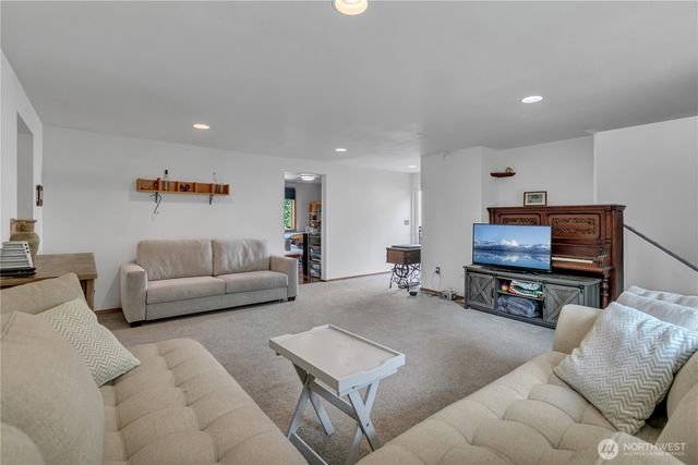521 19th Avenue SW, Puyallup, WA 98371