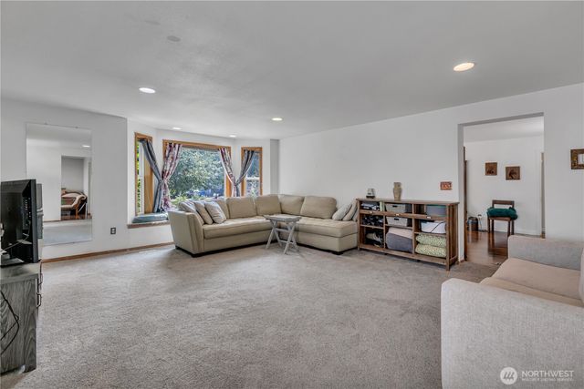 521 19th Avenue SW, Puyallup, WA 98371