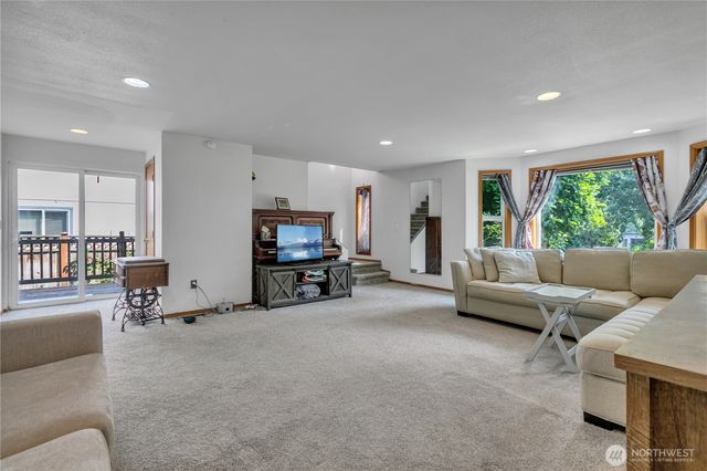 521 19th Avenue SW, Puyallup, WA 98371