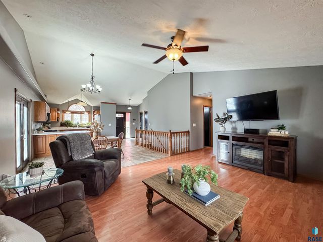904 E Maywood St Street, Brandon, SD 57005