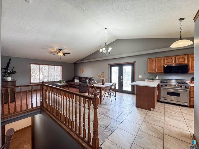 904 E Maywood St Street, Brandon, SD 57005