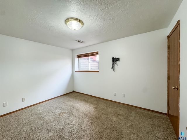 904 E Maywood St Street, Brandon, SD 57005