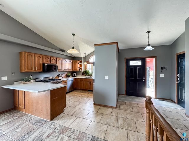 904 E Maywood St Street, Brandon, SD 57005