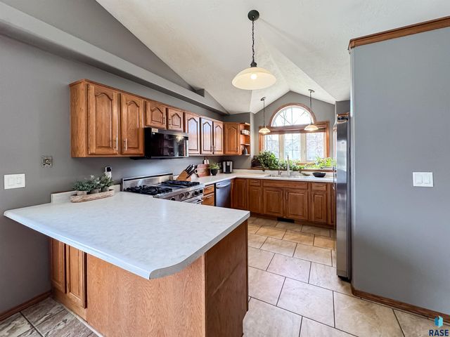 904 E Maywood St Street, Brandon, SD 57005