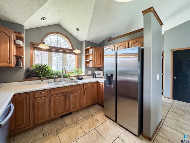 904 E Maywood St Street, Brandon, SD 57005