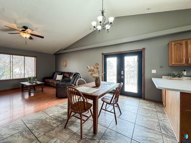 904 E Maywood St Street, Brandon, SD 57005