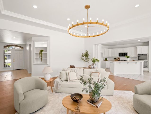 2711 E Shea Drive, Fresno, CA 93720