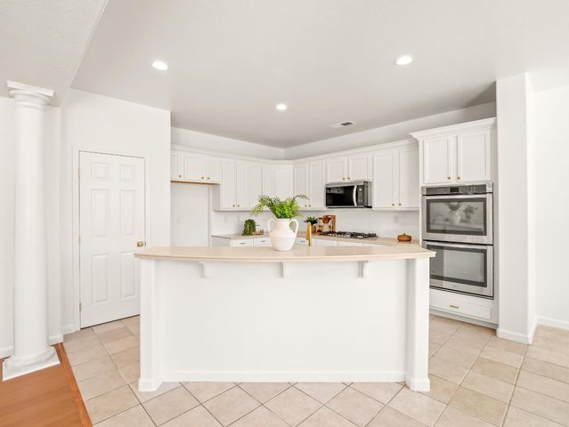 2711 E Shea Drive, Fresno, CA 93720