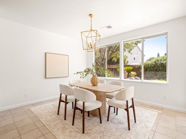 2711 E Shea Drive, Fresno, CA 93720