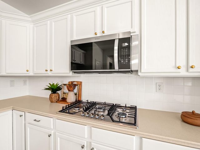 2711 E Shea Drive, Fresno, CA 93720