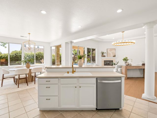 2711 E Shea Drive, Fresno, CA 93720