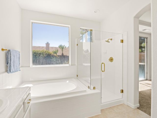 2711 E Shea Drive, Fresno, CA 93720