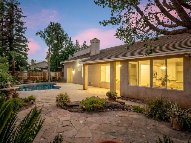 2711 E Shea Drive, Fresno, CA 93720
