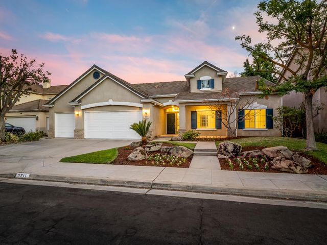2711 E Shea Drive, Fresno, CA 93720