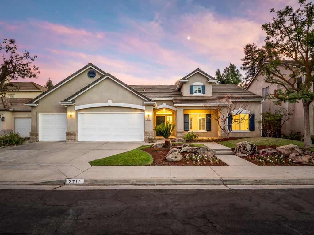 2711 E Shea Drive, Fresno, CA 93720