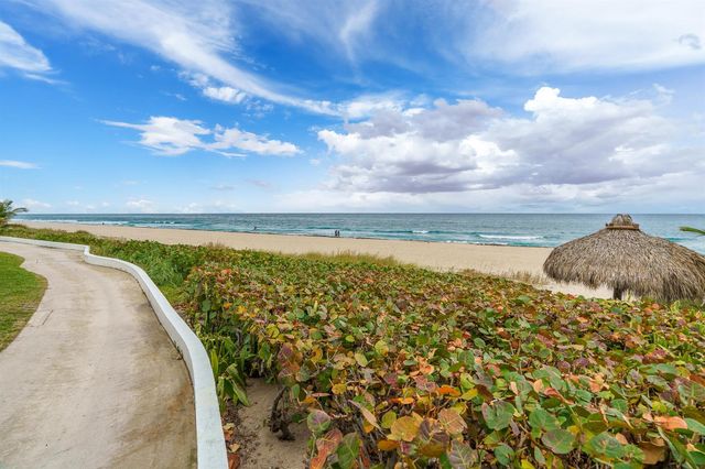 202 N Ibis S, Briny Breezes, FL 33435