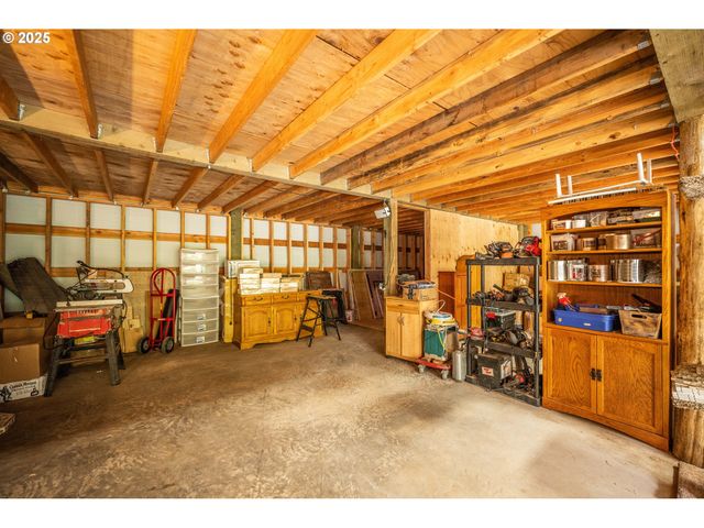 5319 Sw FLANSBERG Rd, Waldport, OR 97394