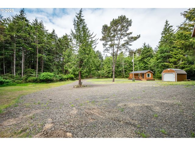 5319 Sw FLANSBERG Rd, Waldport, OR 97394
