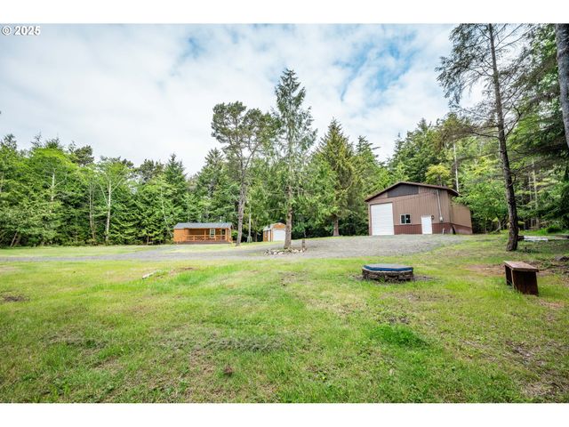 5319 Sw FLANSBERG Rd, Waldport, OR 97394