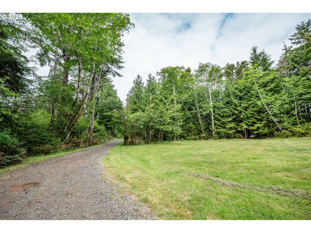 5319 Sw FLANSBERG Rd, Waldport, OR 97394