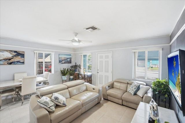 1219 N E Street, Lake Worth, FL 33460