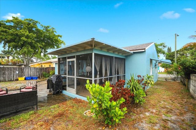 1219 N E Street, Lake Worth, FL 33460
