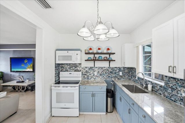 1219 N E Street, Lake Worth, FL 33460