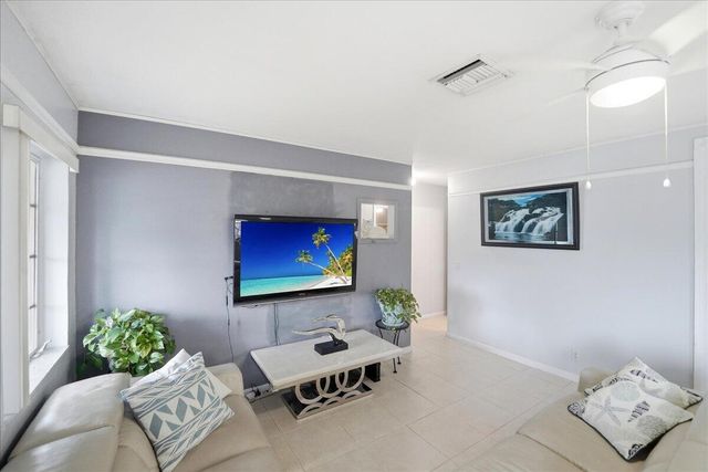 1219 N E Street, Lake Worth, FL 33460