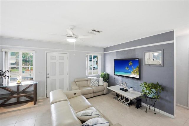 1219 N E Street, Lake Worth, FL 33460