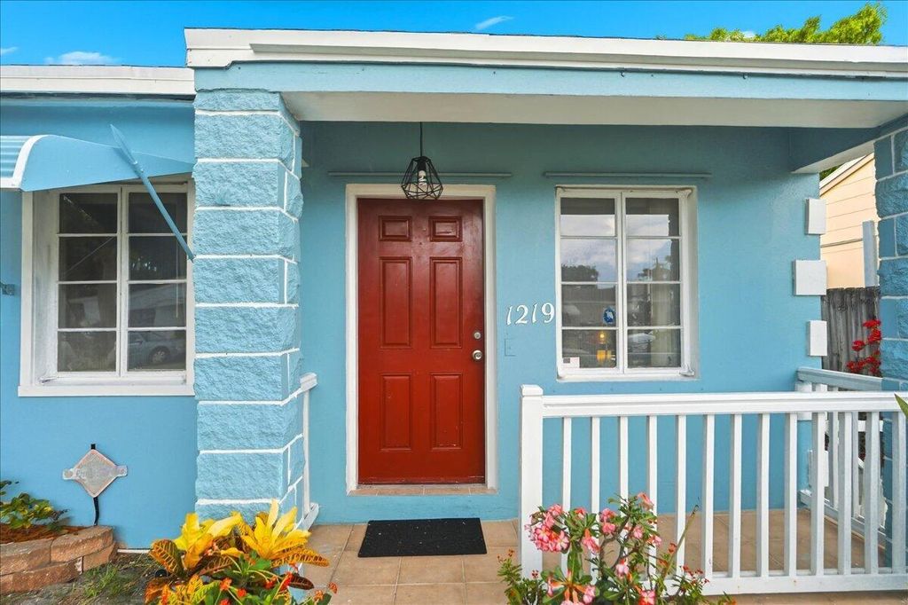 1219 N E Street, Lake Worth, FL 33460