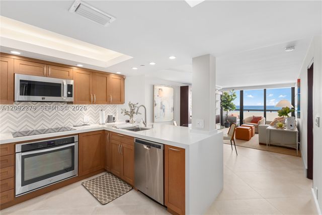 2555 Collins Ave 2205, Miami Beach, FL 33140